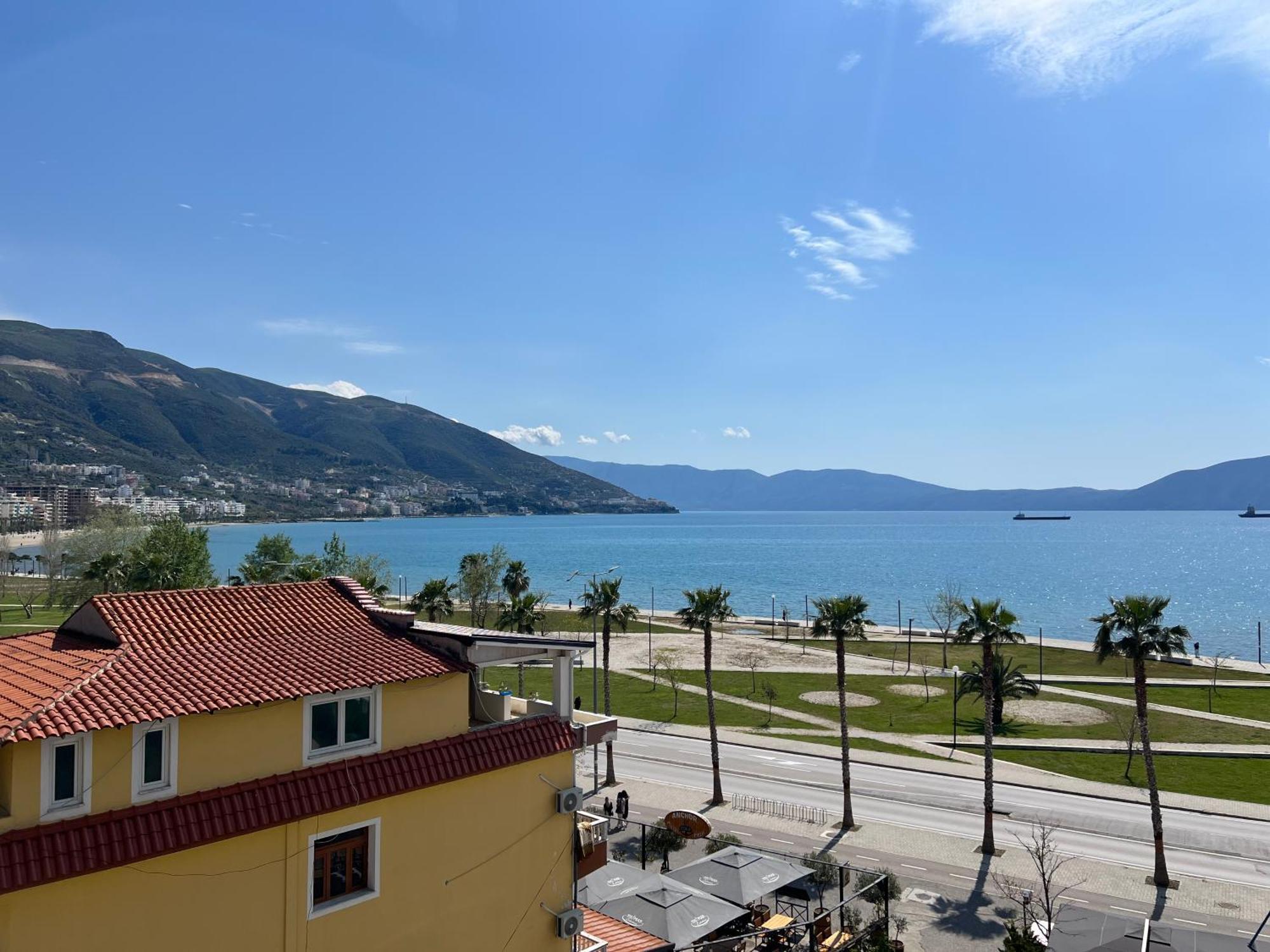 Andi Seaview